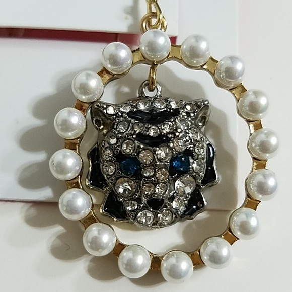 Betsey Johnson Earrings - Picture 2 of 4